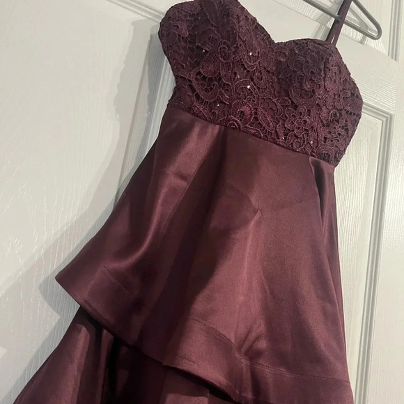 My Michelle size 1 Burgundy Lace Dress formal, homecoming, wedding - Picture 3 of 8